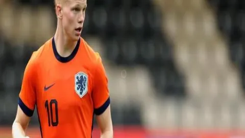 “迈尼昂凭借7次关键扑救与9次精准长传获封米兰德比最佳球员”